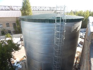 
	Пожежний резервуар 500м3 для великого підприємства з виробництва пластикових труб. Змонтований за 7 днів. Модульна ємність 500 м3 утеплена, має два&nbsp;тена для підігріву води&nbsp;в зимовий період. Для складання ємності не використовувалися крани. Збирали 500м3 резервуар 4 людини.

	&nbsp;

	&nbsp;

	&nbsp;

	&nbsp;&nbsp;

	Відео протипожежної ємності РВС 500 (метало-пластикової)

	

	
		&nbsp;


	
		&nbsp;


	
		&nbsp;

